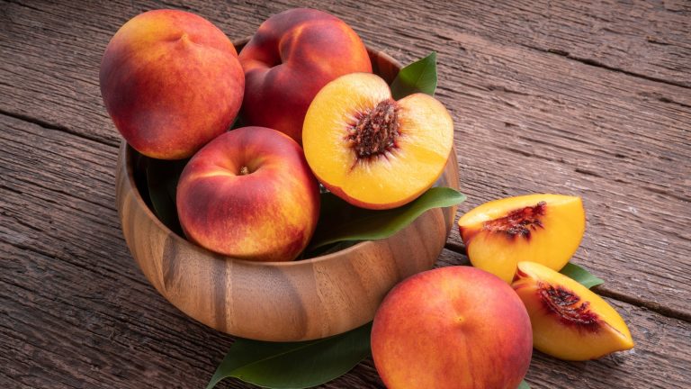 Turn Peaches into a Boozy Dessert with Only 2 Ingredients