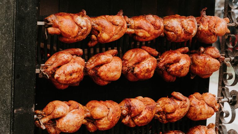 The Warehouse Chain Offering the Cheapest Rotisserie Chicken Isn't Costco