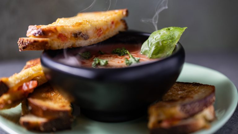 5 Delicious Soups to Pair with Grilled Cheese Instead of Tomato