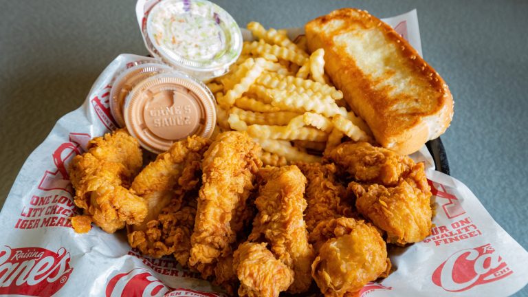 The Unusual Fast Food Pizza Trick for Fans of Raising Cane's