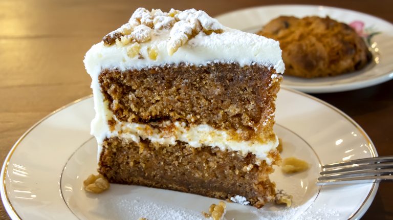 How to Add a Nutty Flavor to Carrot Cake Without Using Nuts