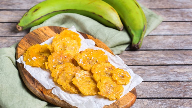 The Simplest Method for Peeling Green Plantains