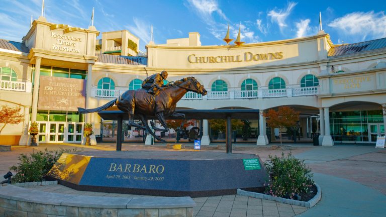 The Rise of Bourbon as the Iconic Drink of Horse Racing