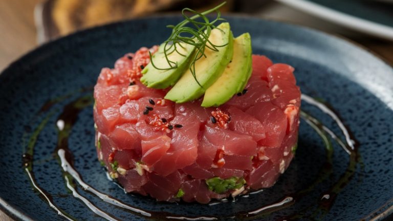 How Long Tuna Tartare Stays Fresh in the Fridge and How to Identify Spoilage