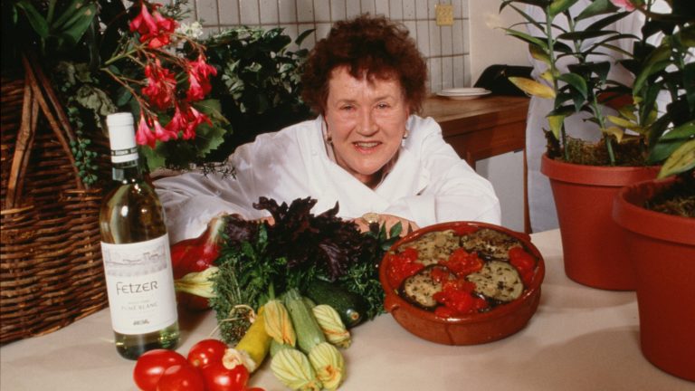 Julia Child's Advice for Choosing the Finest Asparagus