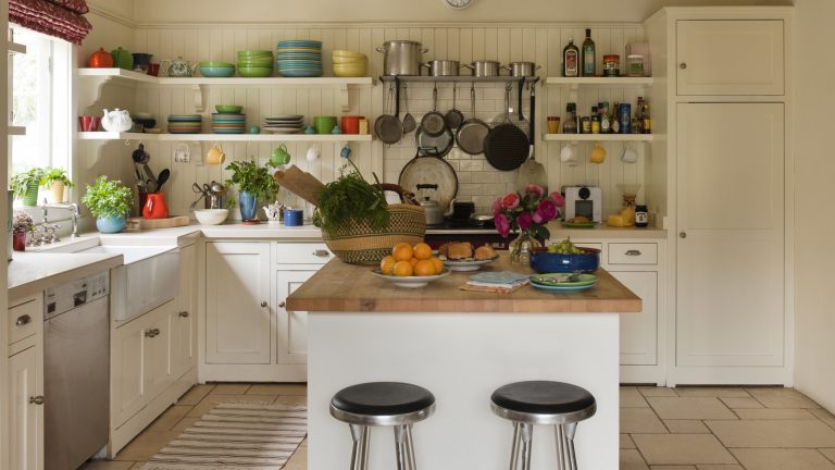 Why an Island Might Not Be Ideal for a Small Kitchen