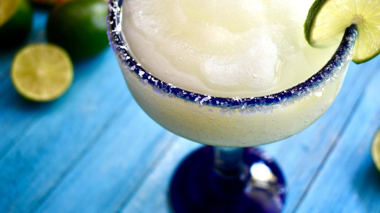 How to Easily Make Frozen Cocktails Without Using a Blender