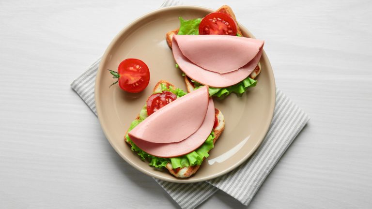 The Common Type of Bologna That Gluten-Free Individuals Should Steer Clear Of