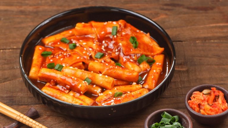 Exploring the Iconic Status of Tteokbokki: A Journey Through Its History