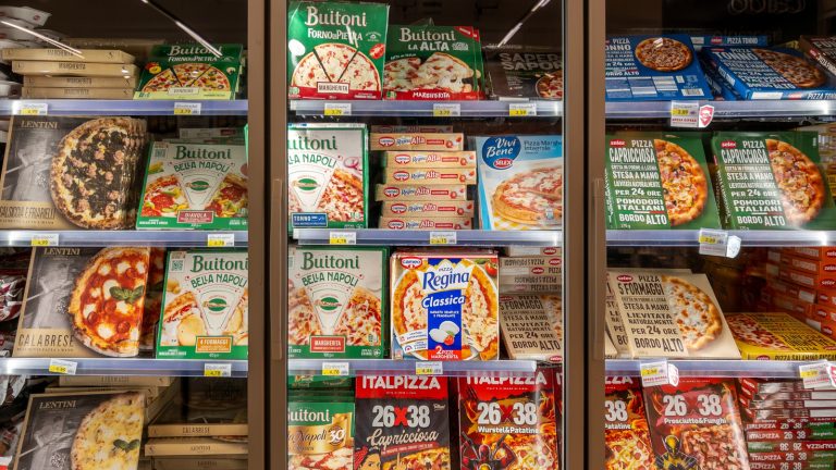 Avoid This Aldi Frozen Pizza If There Are Other Options Available