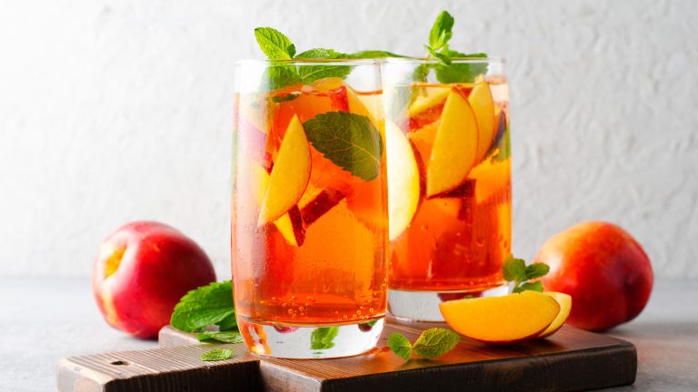 3 Pro Tips for Delicious Peach Sangria