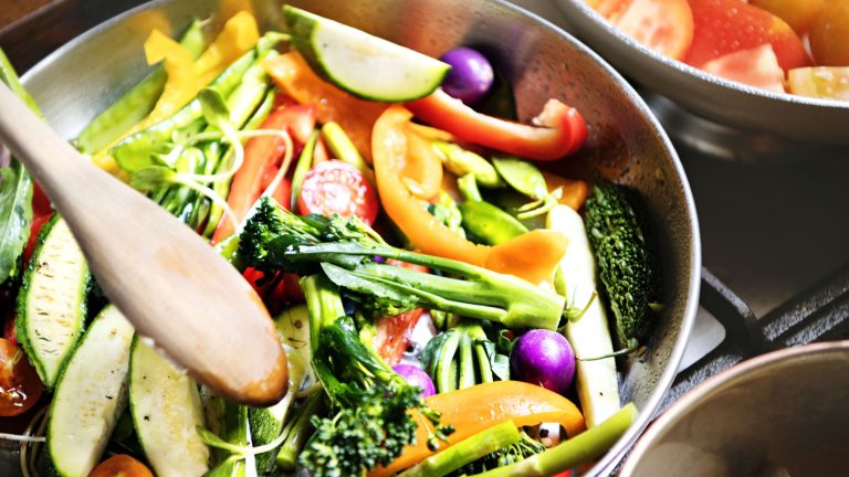 The Genius Method for Sautéing Vegetables Without Using Heavy Oils