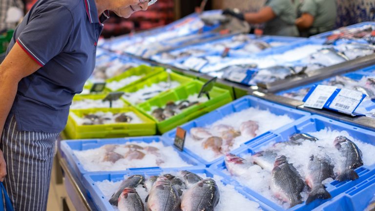 Signs to Watch Out for at the Grocery Store Seafood Counter