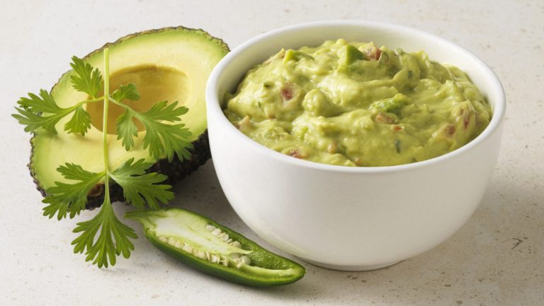 The Store-Bought Guacamole Brand You Should Definitely Avoid