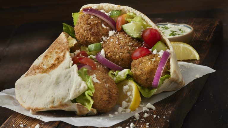 The Pita Bread Hack That Revolutionizes Sandwich-Making