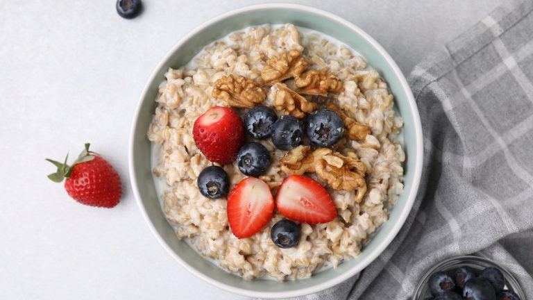 The Optimal Time to Add Salt While Cooking Oatmeal