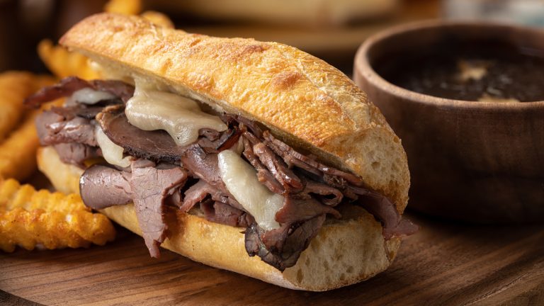 French Dip Sandwich vs. Italian Beef: Quelle est la différence ?