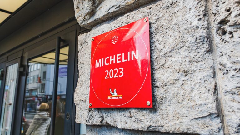 Can Chain Restaurants Earn Michelin Stars?