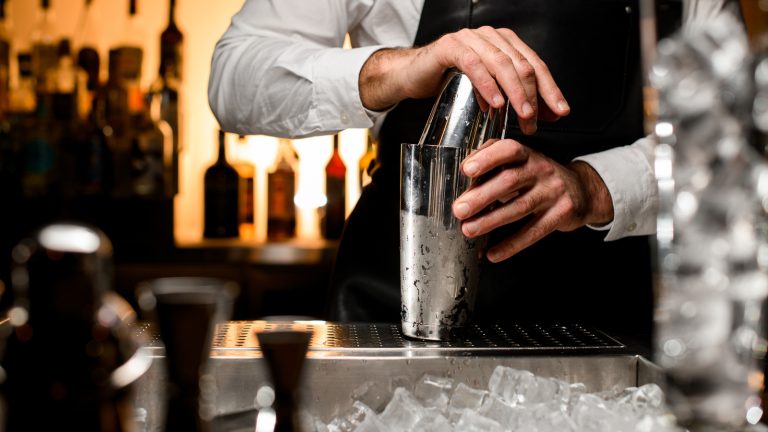 Blend These Two Classic Cocktails for a Chic, Deliciously Foolproof Drink