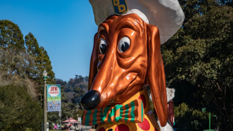 This Vintage Fast Food Chain Had One of the Most Terrifying Mascots Ever Seen