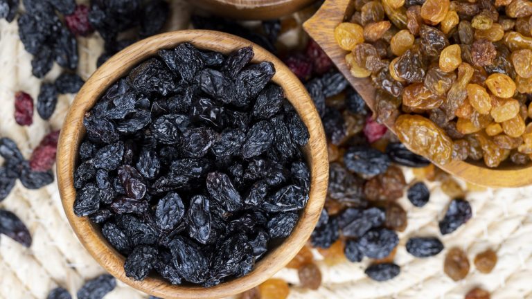 Golden Raisins vs. Regular Raisins: What Sets Them Apart?
