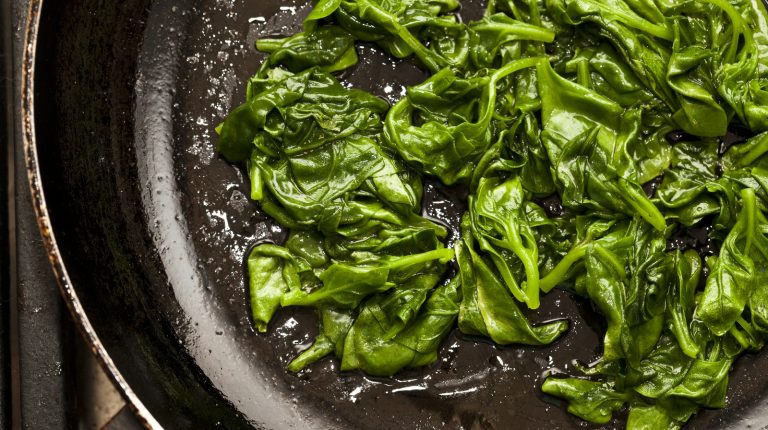 The Simplest Method to Sauté Spinach While Retaining Its Vibrant Color