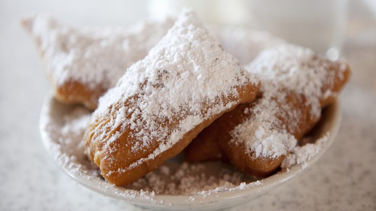 What Distinguishes Beignets from Fasnachts?
