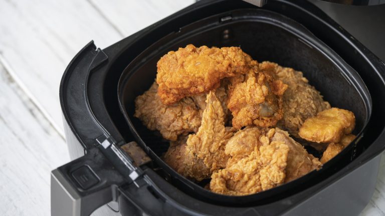 Avoid Grease Fires and Unpleasant Flavors by Cleaning This Air Fryer Component