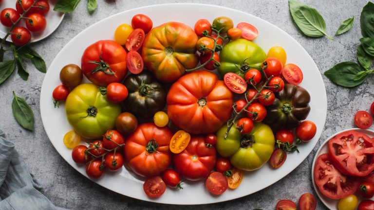 What Your Tomato's Color Reveals About Its Flavor