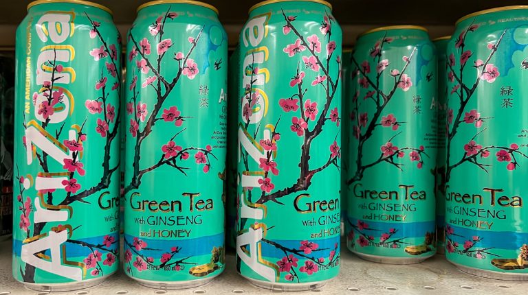 Comparing Caffeine Content in Arizona Green Tea: Tall Cans vs. Bottles