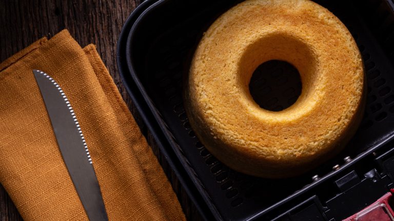 The Ultimate Tool for Baking Cakes in an Air Fryer