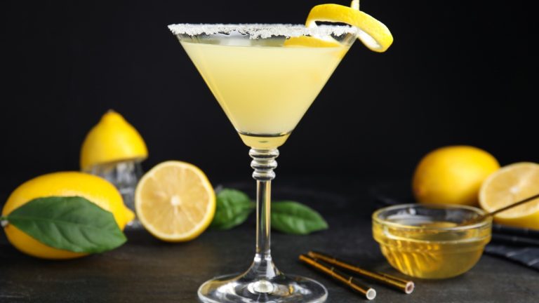 Bee Sting Cocktail: Ingredients and the Story Behind Its Iconic Name