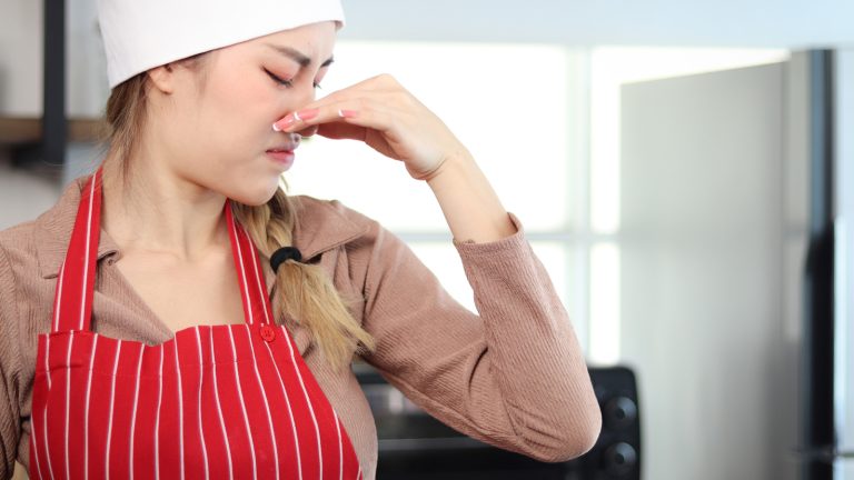 The Simple Solution to Eliminating Cooking Odors Permanently