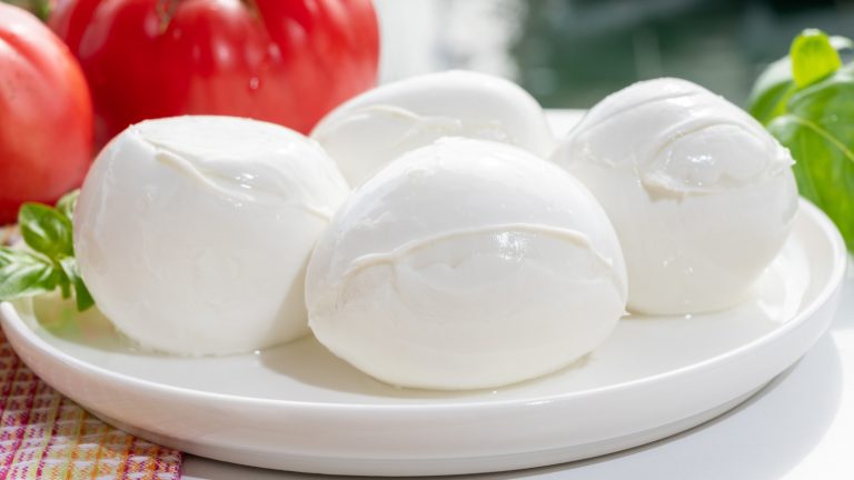 Considerations Before Freezing Fresh Mozzarella Cheese