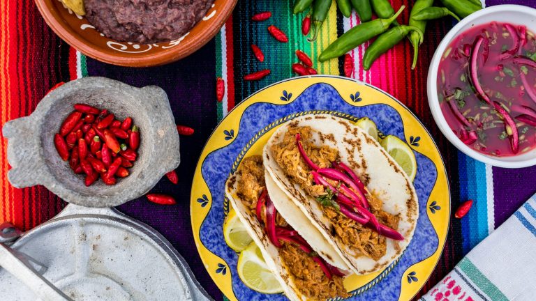 11 Major Red Flags Experts Say You Shouldn't Ignore at a Mexican Restaurant