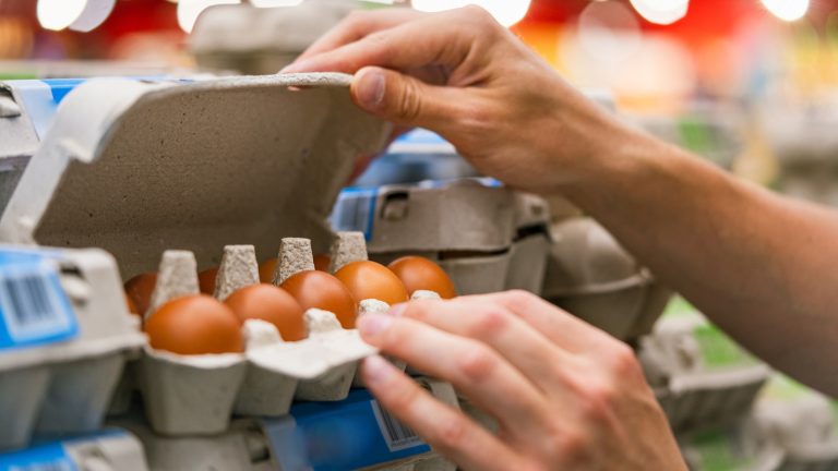 Why Experts Say There's No 'Best' Grocery Chain for Buying Eggs
