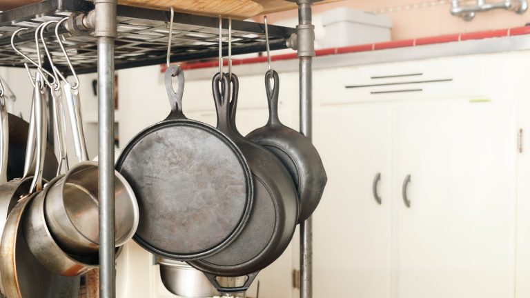 Key Warning Signs to Watch For When Purchasing a Vintage Cast-Iron Pan
