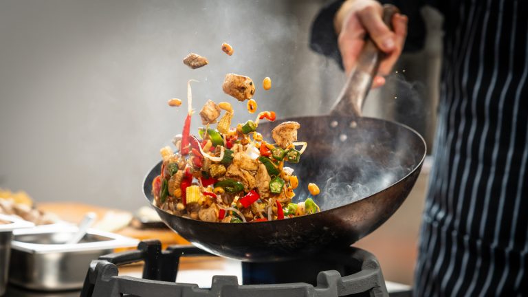 Mastering the Art of Skillet Tossing: Techniques from Michelin-Star Chefs