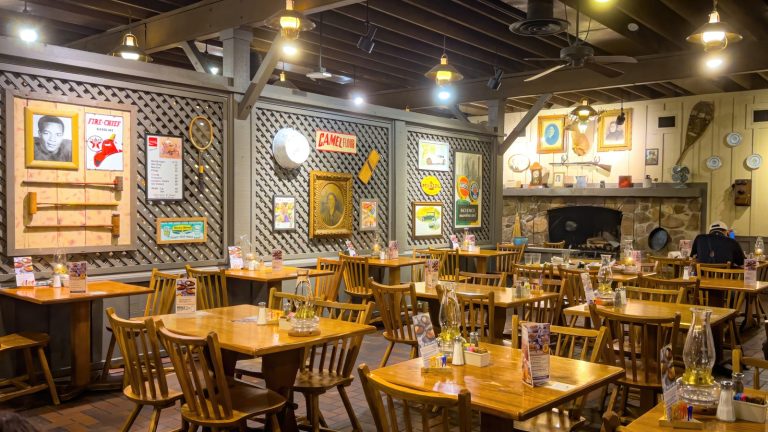 The Top Four Alcoholic Drink Pairings to Try at Cracker Barrel