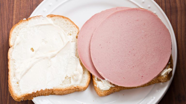 Comparing Grass-Fed and Regular Bologna: What's the Difference?