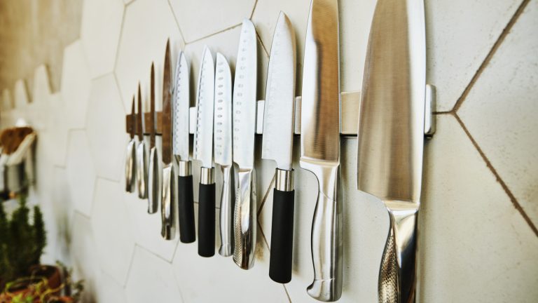 The Top 5 Essential Knives Geoffrey Zakarian Suggests for Home Cooks