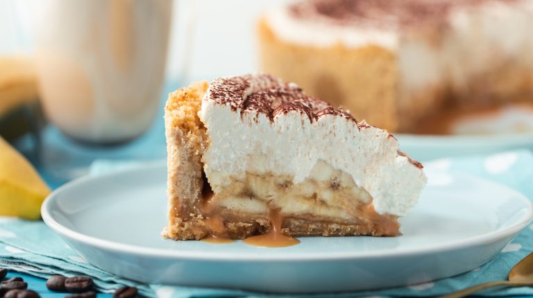 Which Comes First on Banoffee Pie: Bananas or Caramel?