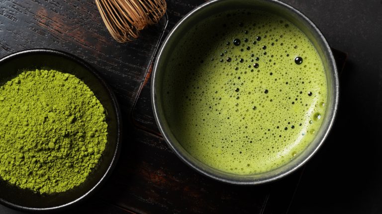 Matcha vs. Green Tea: Which Beverage Contains More Caffeine?