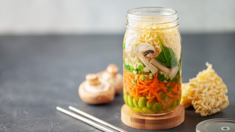 The Ultimate Guide to Layering Mason Jar Noodle Soup for Maximum Flavor and Freshness