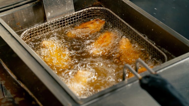 The Fast Food Chain That Uses Beef Tallow for Frying Chicken