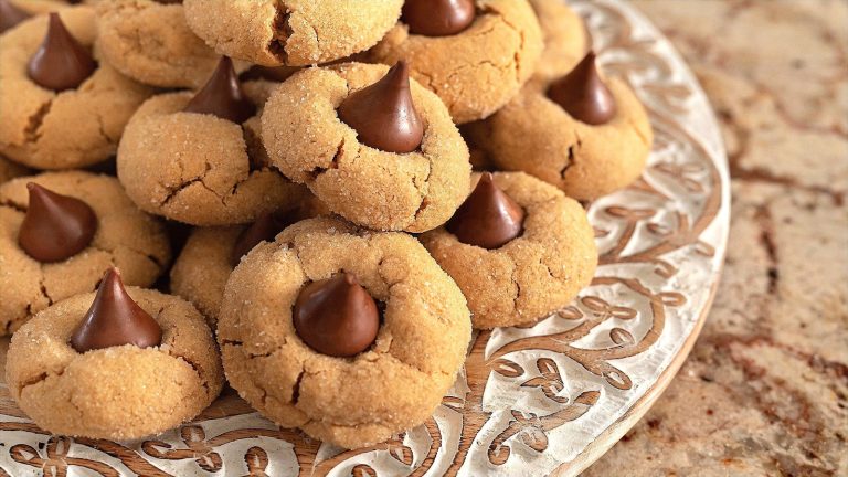 If Your Peanut Butter Blossoms Are Crumbling, This Could Be the Reason