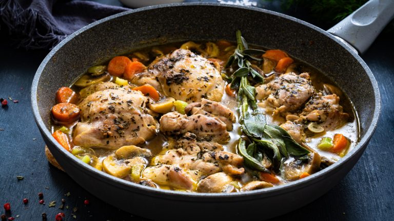 Braised vs. Poached Chicken: Understanding the Differences
