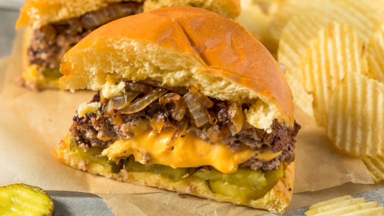 3 Foolproof Tips for Perfect Cheese-Stuffed Burgers