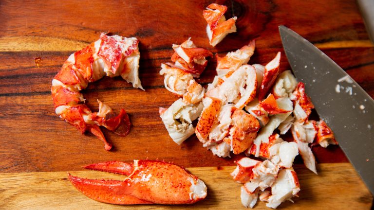 How Much Lobster Meat is Essential for the Perfect Lobster Roll