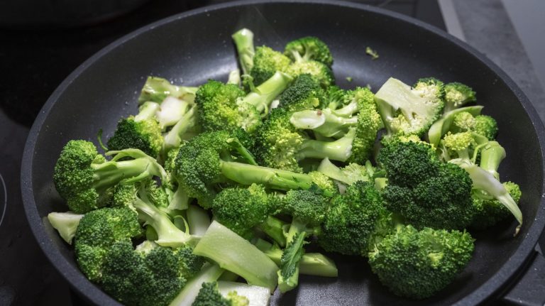 How to Blanch Broccoli for Optimal Flavor and Vibrant Color